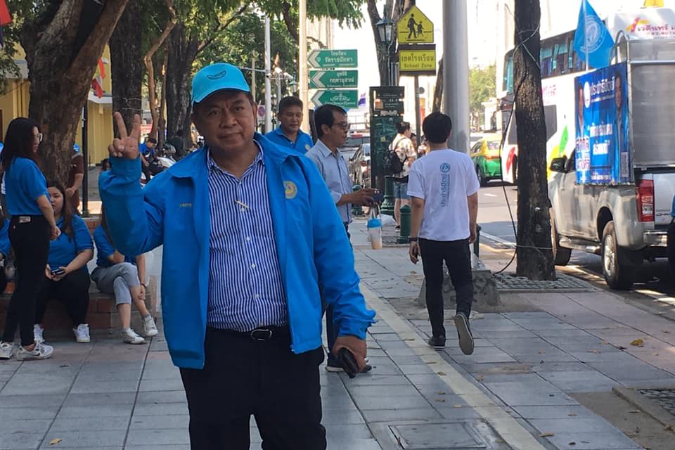 ปชป.เลือดไหลไม่หยุด! "สามารถ มะลูลีม" ทิ้งพรรค จ่อซบ "รวมไทยสร้างชาติ" ด้าน "อันวาร์" ขย่มซ้ำ จี้เร่งแก้ปัญหา