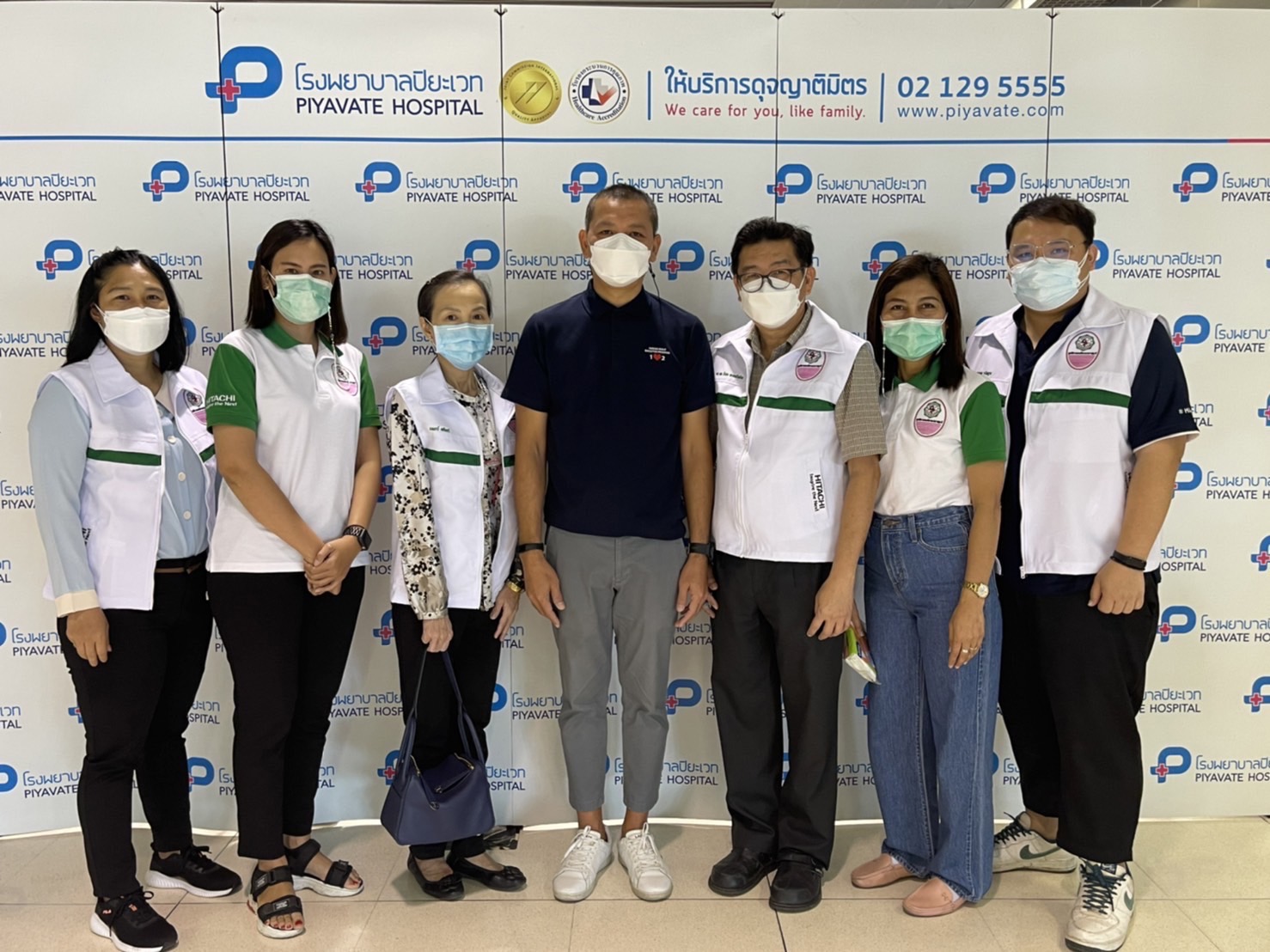 มูลนิธิการแพทย์สยามบรมราชกุมารี มอบวัคซีนป้องกันไวรัสโควิด-19 เข็มกระตุ้นฉีดให้ผู้สื่อข่าว
