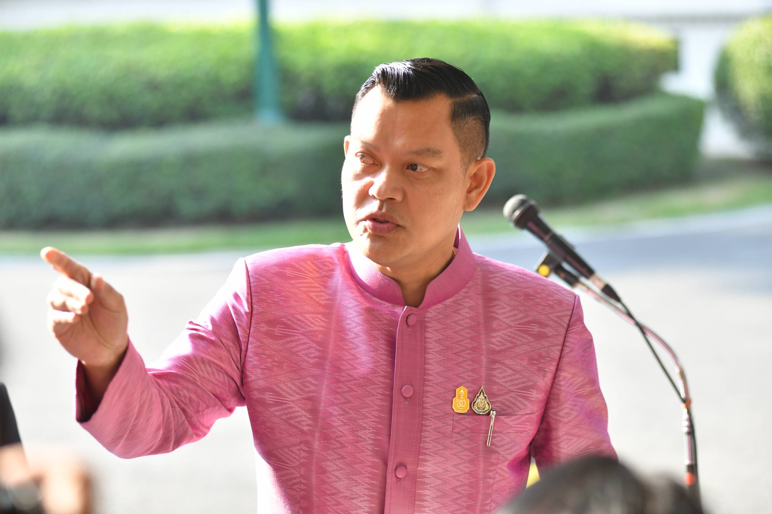 “ธนกร” ยันไม่ได้แย่งผลงานใคร แต่นายกฯ อนุมัติคนสุดท้าย ย้ำ “ยุบสภา” หลังปิดสมัยประชุมแน่ 