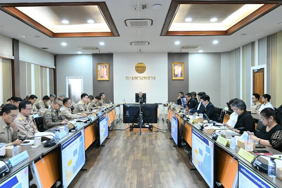 “พิพัฒน์” กำชับ เร่งรัดมอเตอร์เวย์ M6 - M82 ดันตั้งกองทุนโครงสร้างพื้นฐาน ขับเคลื่อนเศรษฐกิจ” ยกระดับความปลอดภัย