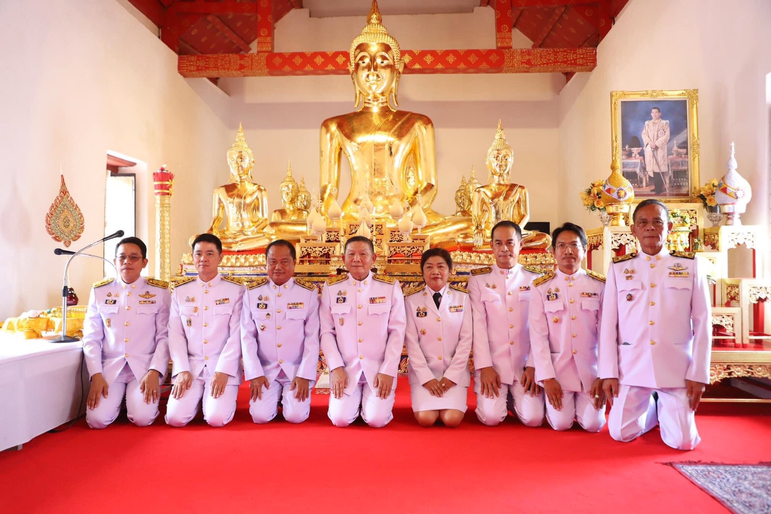 อ่างทอง จัดพิธีถวายเทียนพรรษาพระราชทานของพระบาทสมเด็จพระเจ้าอยู่หัว