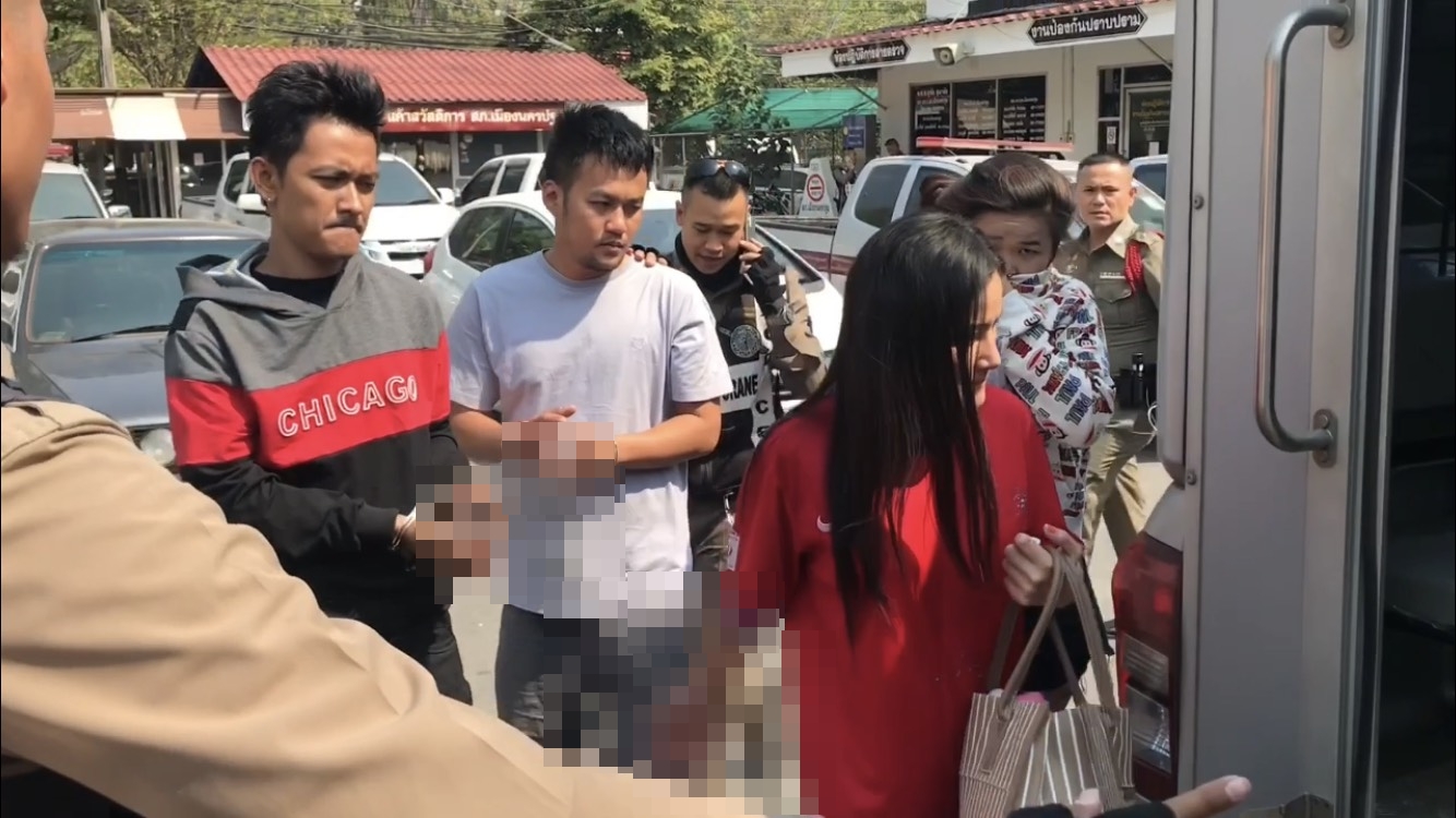 ฝากขัง "ไอ้ก้อง" หนึ่งในมือกราดยิง M16 ฉุดเมีย "ไอ้บอล" กลางเมืองนครปฐม