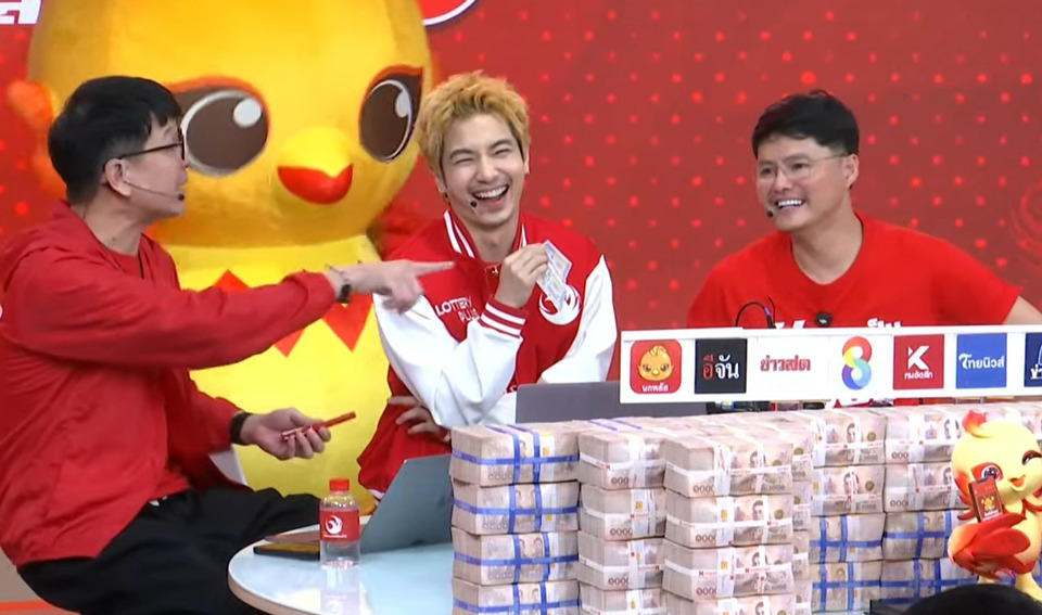 เฮลั่นโซเชียล! ลอตเตอรี่พลัสแตก 18 ล้าน ผู้โชคดีจากกรุงเทพฯ 2 ราย รับ 12 ล้าน–6 ล้าน
