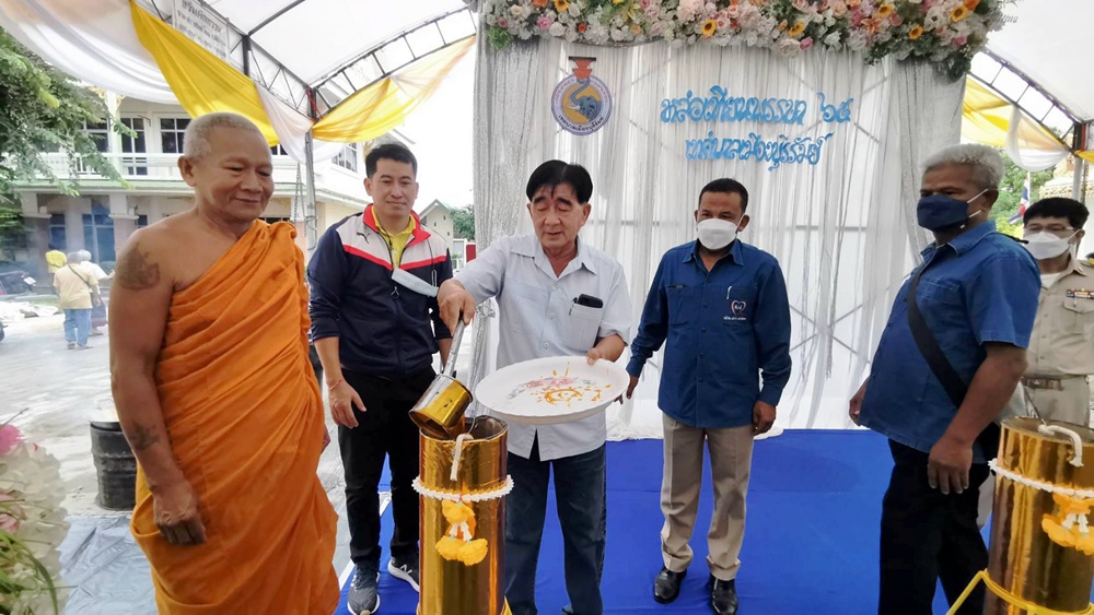 ทม.บุรีรัมย์ หล่อเทียนพรรษา ถวาย 5 วัด เนื่องในวันเข้าพรรษา 