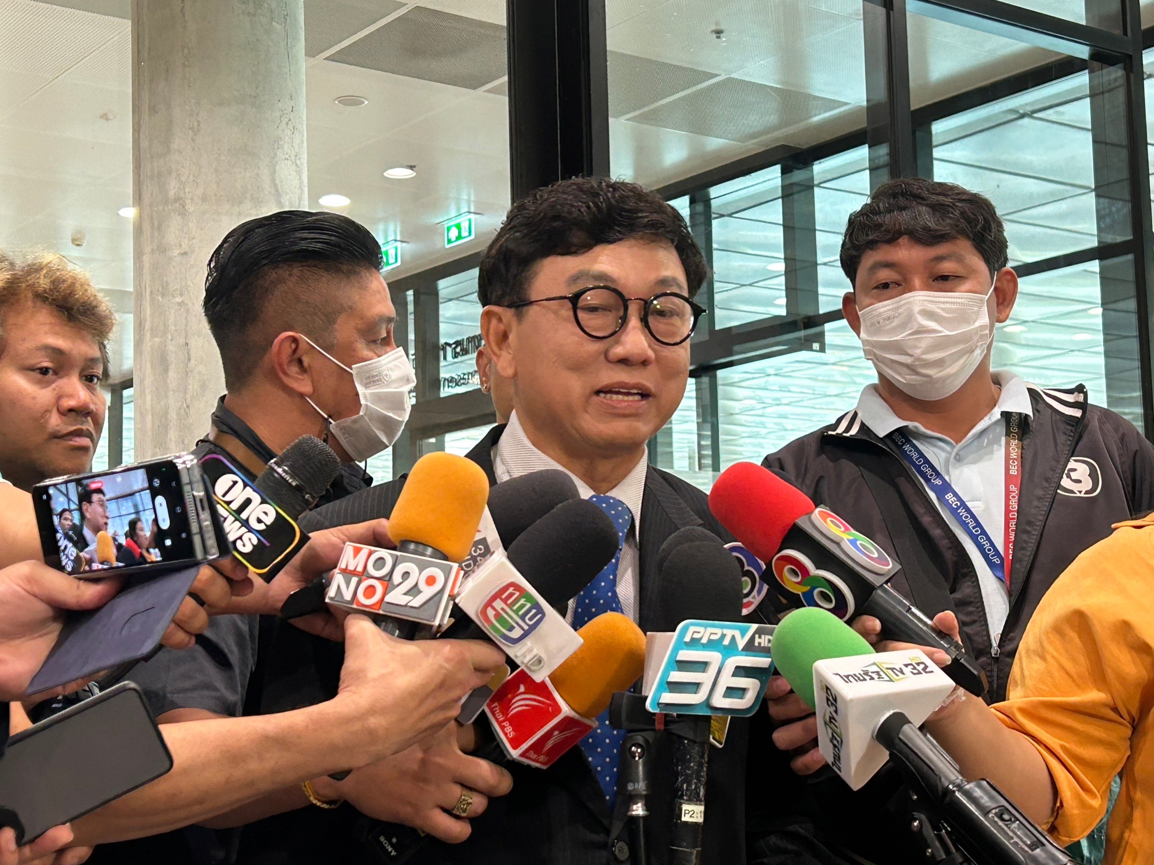 "ดิเรกฤทธิ์" ให้คะแนน "เศรษฐา" เต็มร้อย หากแจงปมความซื่อสัตย์สุจริต-แก้รธน.ได้ชัดจะไม่หักคะแนน เชื่อ สว.อยากเห็นบ้านเมืองเดินหน้า
