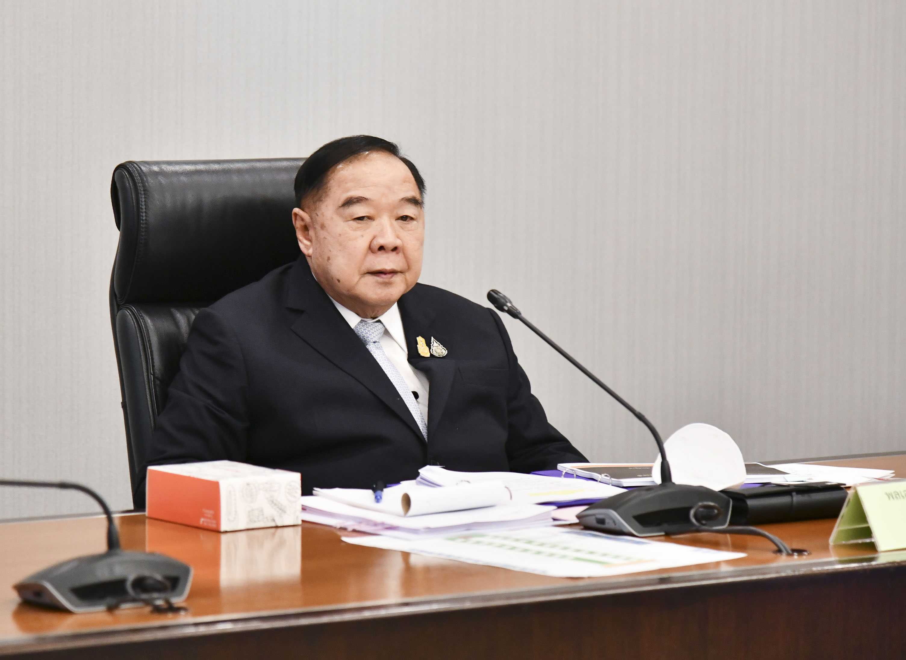 "บิ๊กป้อม" ยังไม่รู้สาเหตุ "จ่าทหาร" กราดยิงใน วทบ.สั่งดำเนินการตามกฎหมาย 