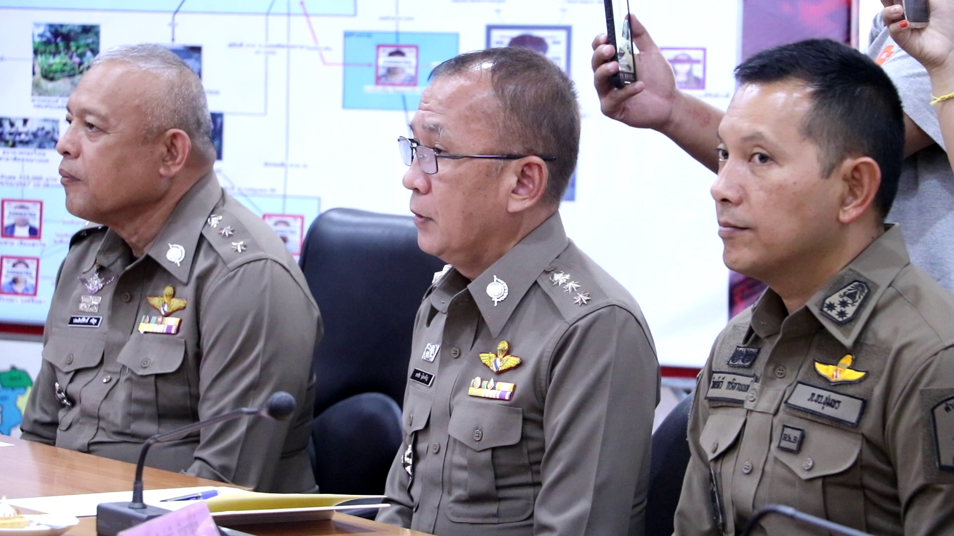 ชุมพร รอง ผบช.ภ.8 แถลงปิดคดีเสี่ยหมาด ได้ทั้งทีมอุ้มฆ่า ค้ารถเถื่อนข้ามชาติ