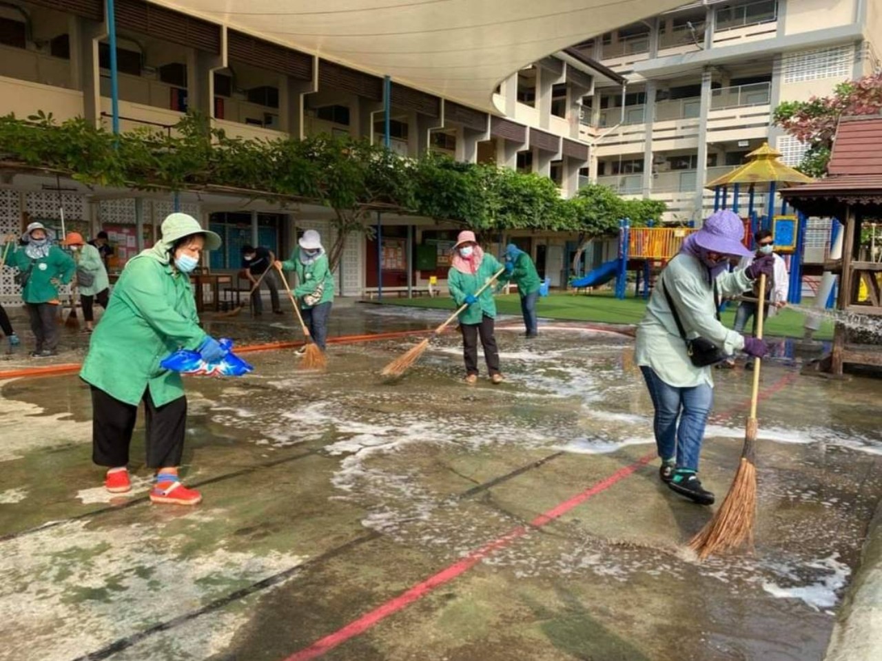 นายกเล็กเมืองแปดริ้วรับปลดล็อคกระทรวงศึกษาฯ​  สั่งทำความสะอาดโรงเรียนในสังกัดเทศบาลก่อนเปิดเรียน