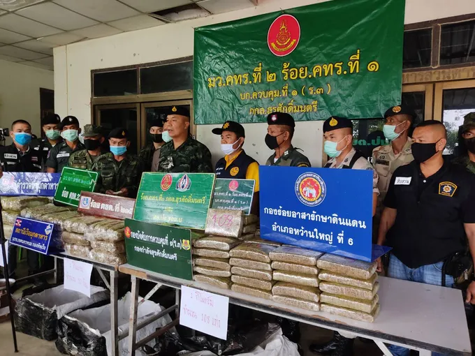 ทหารกองกำลังสุรศักดิ์มนตรี สนธิกำลังตรวจยึดกัญชาเกรดเอ