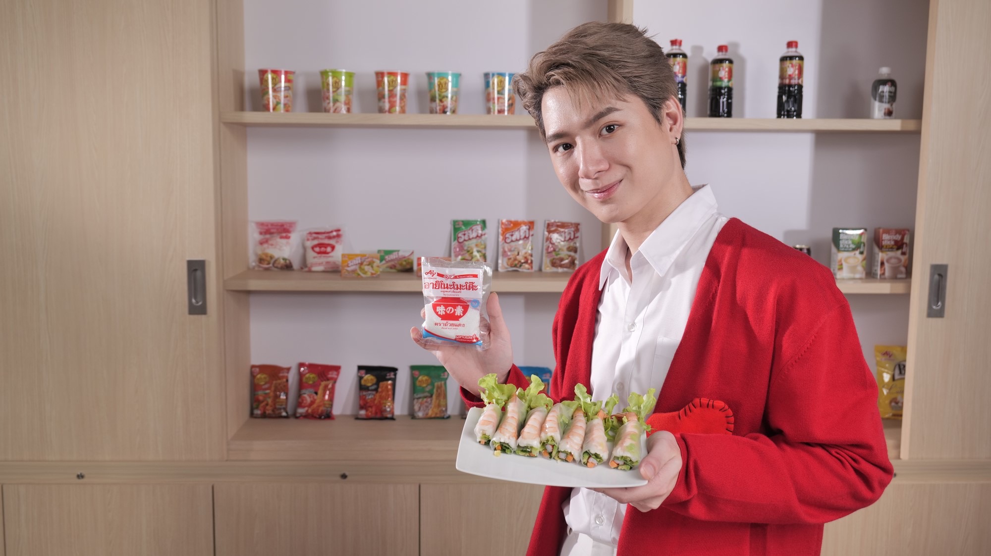 "อายิโนะโมะโต๊ะ" เปิดครัวต้อนรับ "คริส พีรวัส"  ทำอาหารสุขภาพร่วมกับแฟนคลับ ผ่านออนไลน์