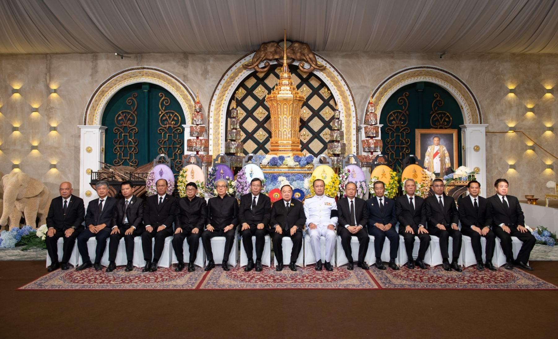 “ประวิตร วงษ์สุวรรณ”-ประธานวุฒิสภา คณะรัฐมนตรี นักการเมือง ปชช.ร่วมพิธีสวดอภิธรรมศพ “ปู่ชัย”