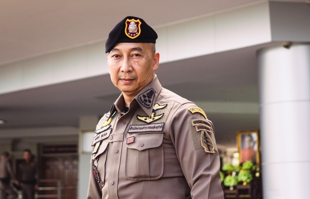 “รองต่อ” ชื่นชมตำรวจขอนแก่น ใช้ยุทธวิธีสยบหนุ่มคลั่งขับรถชนทั่วเมือง