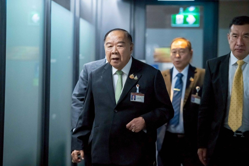 "บิ๊กป้อม" ห่วงปะทะชายแดน! สั่ง พปชร.-ตรีนุช ประสานด่วน เร่งช่วย ปชช. อพยพ หลังทหารไทยเสียชีวิต 1 นาย