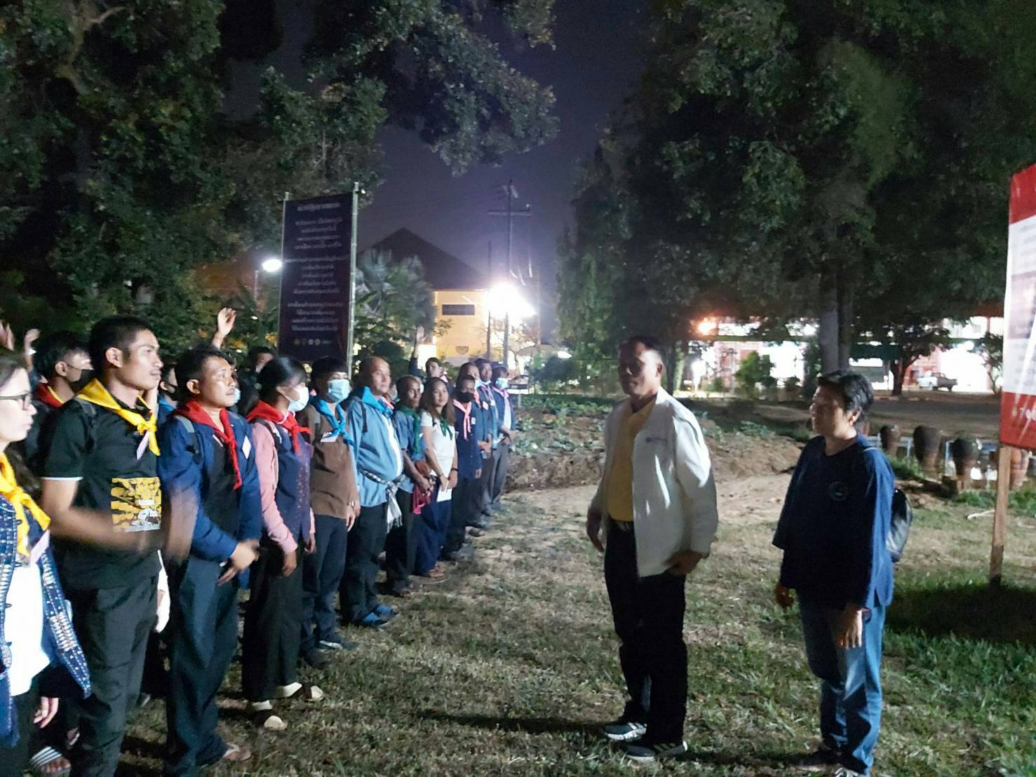 พช.ยโสธร พบปะและตรวจเยี่ยมให้กำลังใจครัวเรือนเป้าหมายต้นแบบ และพนักงานจ้างเหมาบริการ"โคกหนอง นาโมเดล"