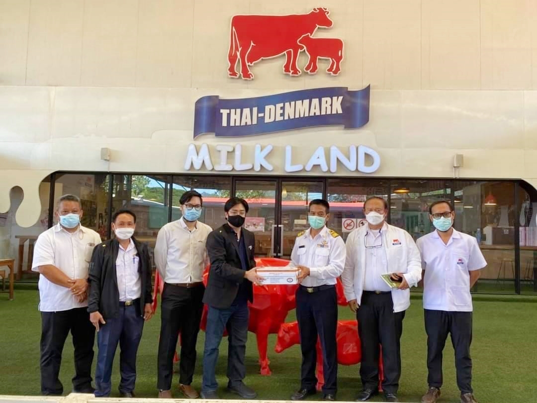 อ.ส.ค. ต้อนรับอาจารย์ม.กรุงเทพฯ เยี่ยมชมกระบวนการผลิตผลิตภัณฑ์นมไทย-เดนมาร์ค