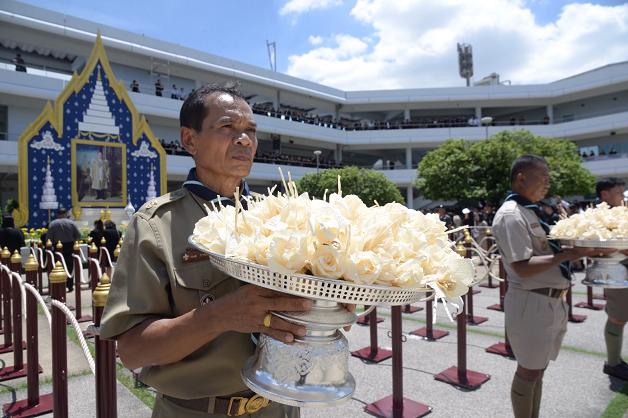 กทม.อบรมเจ้าหน้าที่ปฏิบัติงานในพิธีถวายดอกไม้จันทน์
