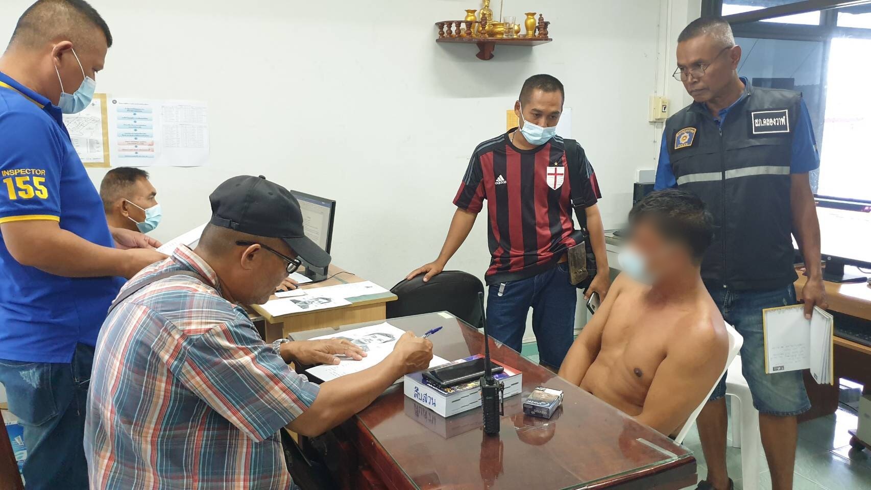 หนุ่มใหญ่เมาเข้าร้านของชำทำอนาจารเด็กหญิง 10 ขวบ ญาติจับส่งตัวตำรวจ