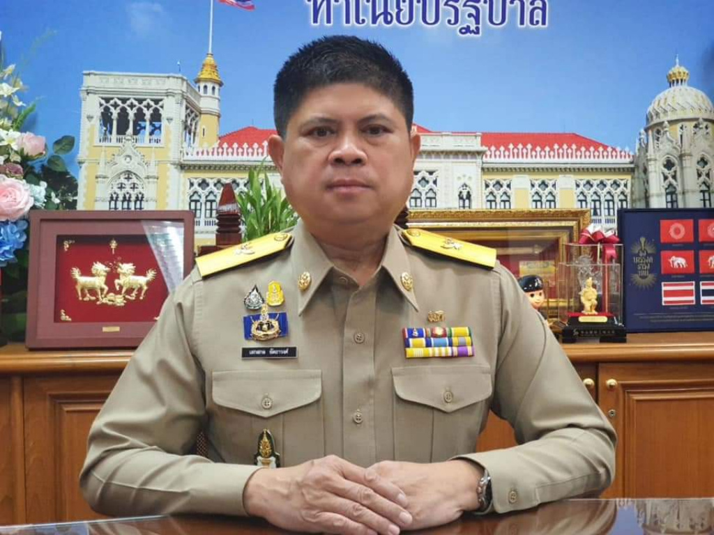 "แรมโบ้" ซัดลิ่วล้อ "เพื่อไทย" เกิดไม่ทันปี 54 จึงรู้ไม่จริง  เหน็บมัวแต่คิดหาเงินทอนจากเงินกู้ ปล่อยน้ำท่วมสูงสุด
