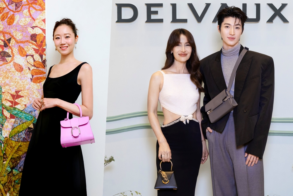 “กงฮโยจิน” แท็กทีม “แอน ทองประสม” – “บลู พงศ์ทิวัตถ์” ร่วมยินดี เปิดตัว Delvaux บูติกหรูแห่งแรกในไทย