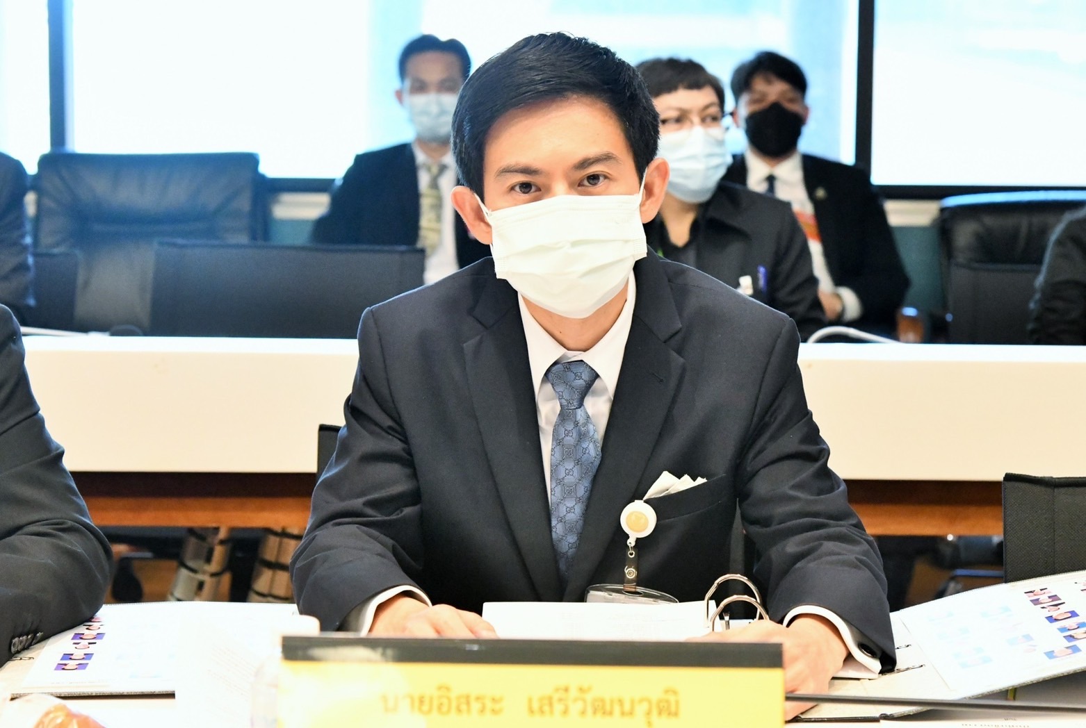 "อิสระ" ซัด "โรม" เหมือนเด็กเอาแต่ใจอยากเป็นข่าว รู้ไม่จริงใสร้าย "ชวน" สั่งงดประขุม