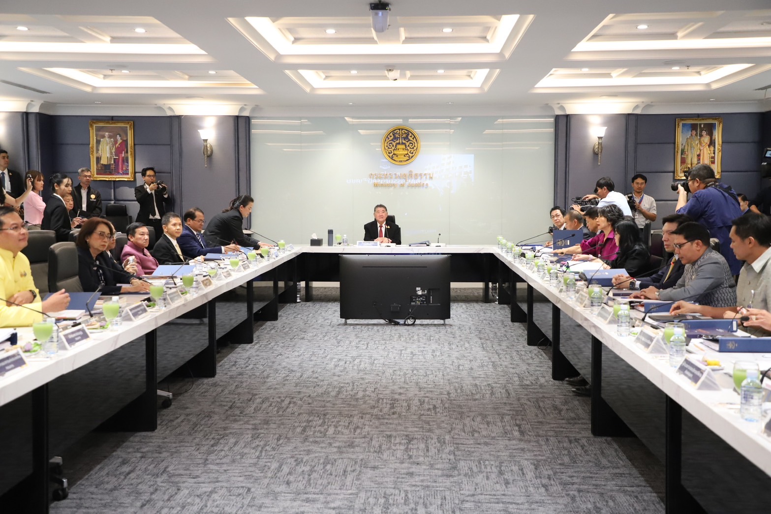 เริ่มแล้ว! “ภูมิธรรม” นั่งหัวโต๊ะ "ประธาน กพค." รับไม่รับคดีฮั้วเลือก สว.