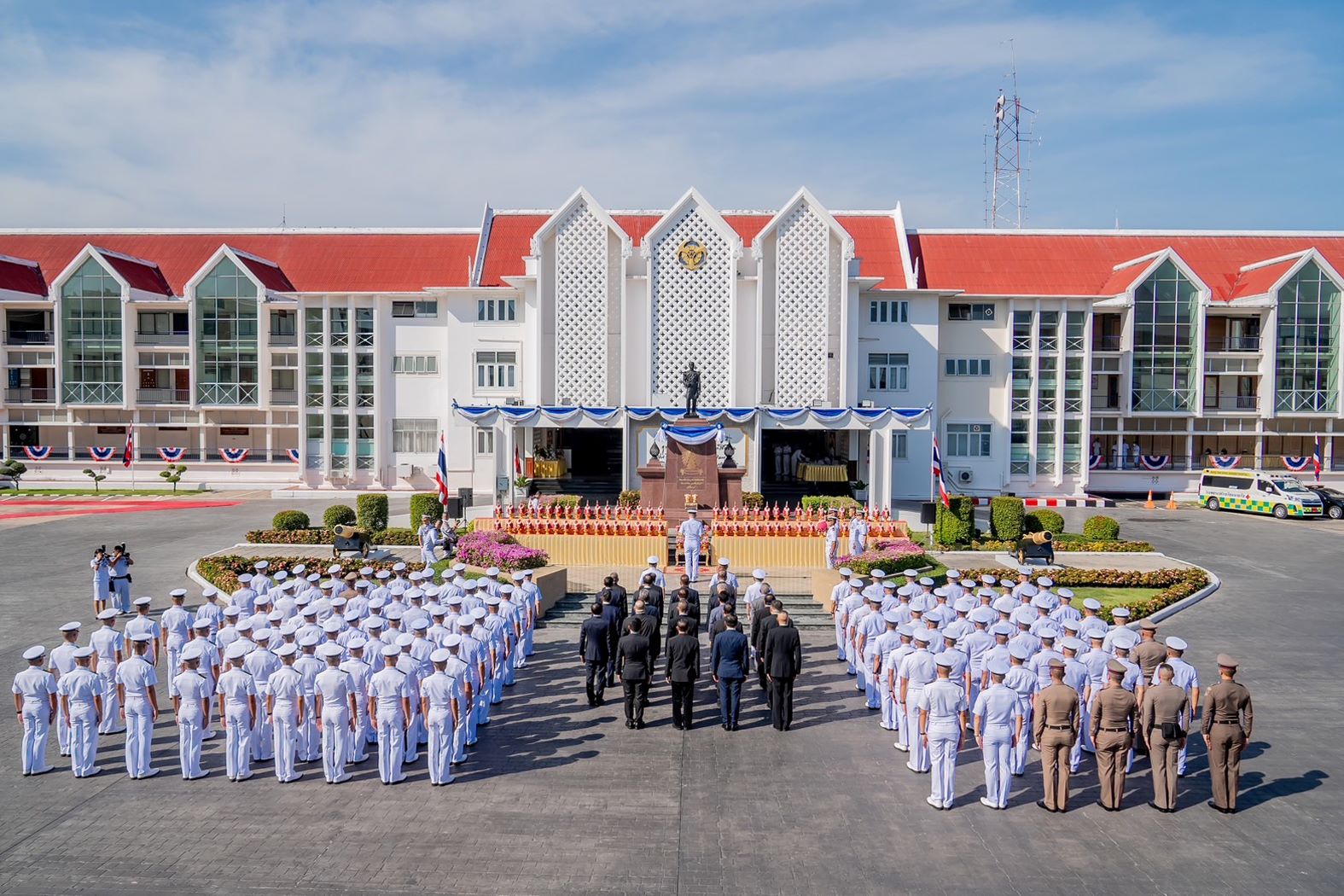 ผู้บัญชาการทหารเรือเป็นประธานในการจัดงานเนื่องในวันสถาปนาโรงเรียนนายเรือ   