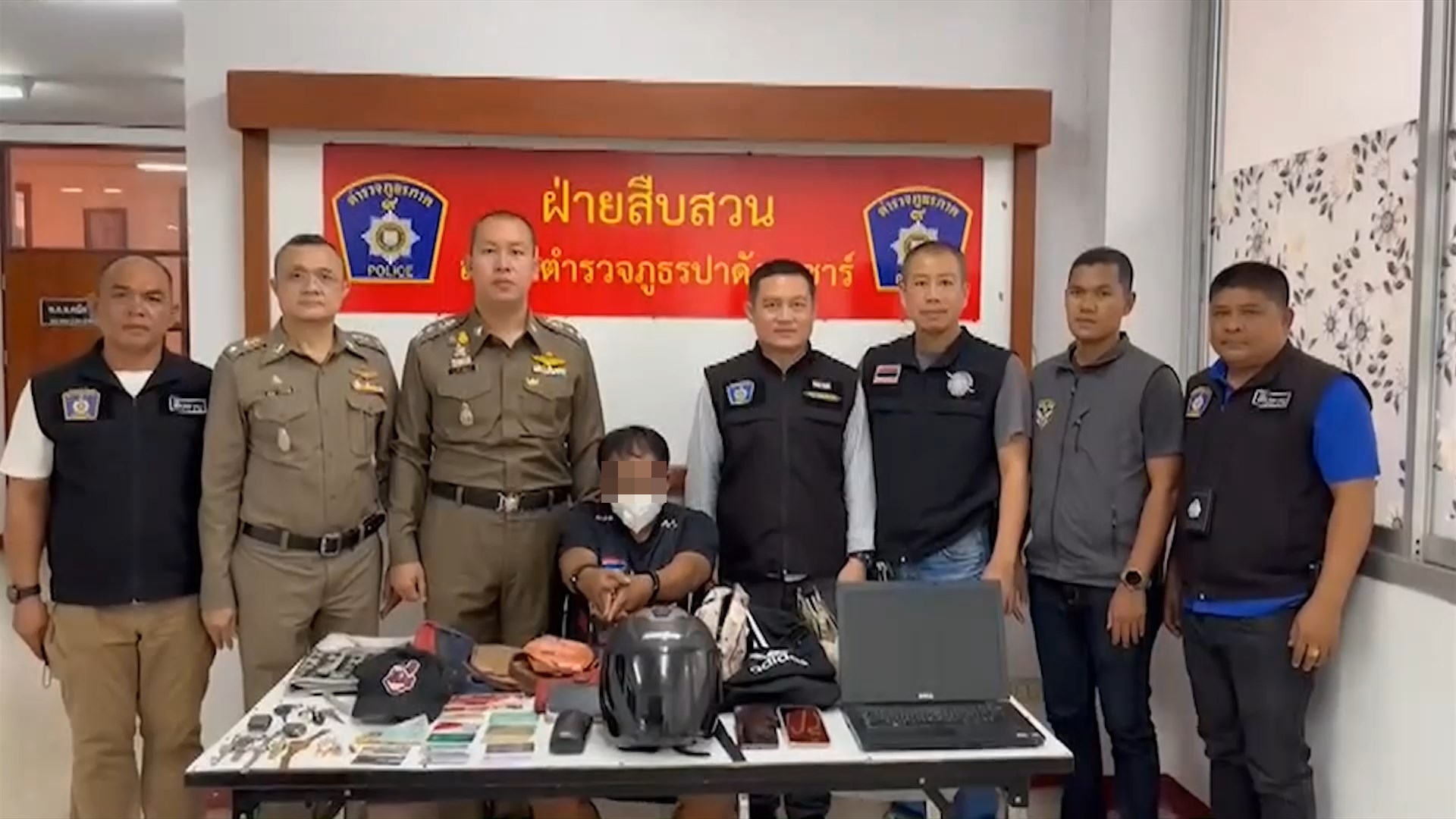 ตำรวจ สภ.ปาดังเบซาร์ และชุดสืบสวน ภ.จว.สงขลา ตามรวบหัวขโมยอาชีพเพิ่งพ้นโทษไม่ถึงเดือน ยังคงออกตระเวนก่อเหตุ  พบหมายจับติดตัว 3 คดี 