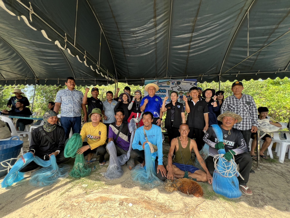 อบต.แหลมกลัด–ประมงตราดจัด “ลงแขก ลงคลอง ล่าปลาหมอคางดำ” ชาวบ้านร่วมจับแลกเงินรางวัลคึกคัก 