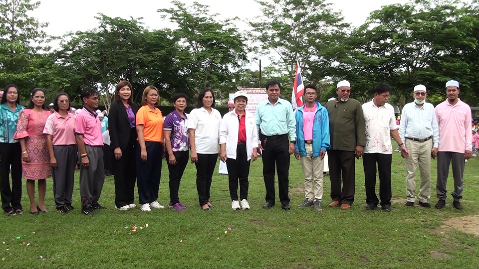 ชุมพรจับมือ 6 โรงเรียนเอกชนจัดแข่งขันกีฬาสานสัมพันธ์พัฒนาเยาวชนดังคำขวัญ “มิตรภาพเหนือชัยชนะ”