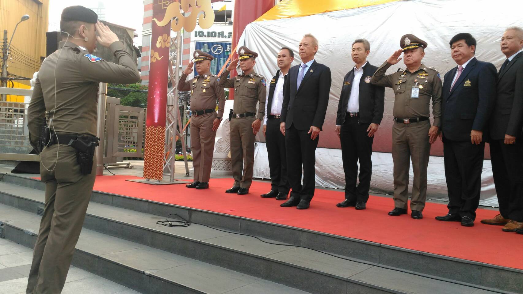 รมว.ท่องเที่ยวและกีฬา ปล่อยแถวสร้างความเชื่อมั่นให้กับนักท่องเที่ยว เทศกาลตรุษจีน เยาวราช