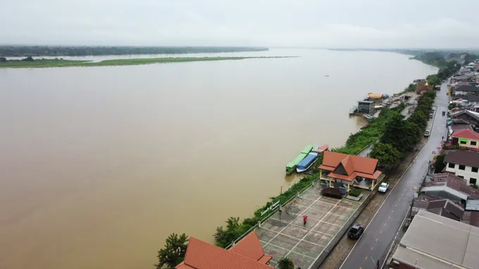 ฝนถล่มซ้ำอีกทั้งคืน น้ำโขงเพิ่ม ลำน้ำสาขาล้น ท่วมนาข้าวหลายพันไร่             