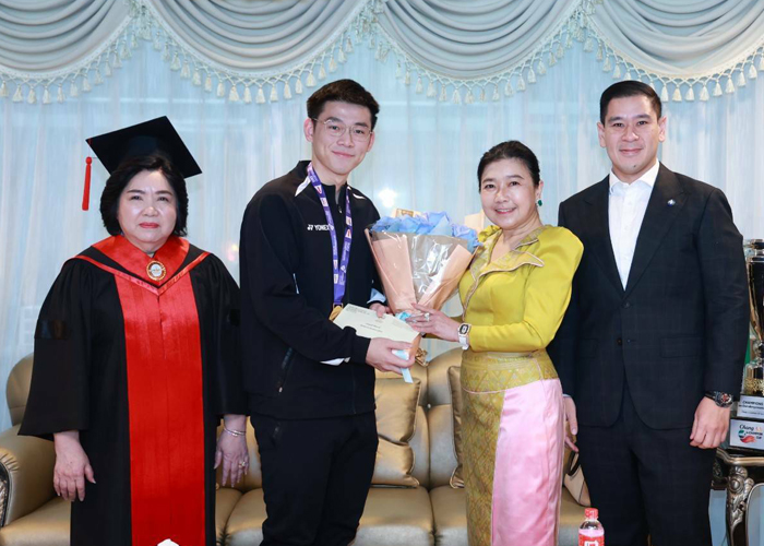 “ศ.ดร.บังอร” อธิการบดี มกธ.เชิญชวนเชียร์ "วิว กุลวุฒิ” ลุ้นเหรียญทองแบดมินตันในกีฬาโอลิมปิกเกมส์ 2024