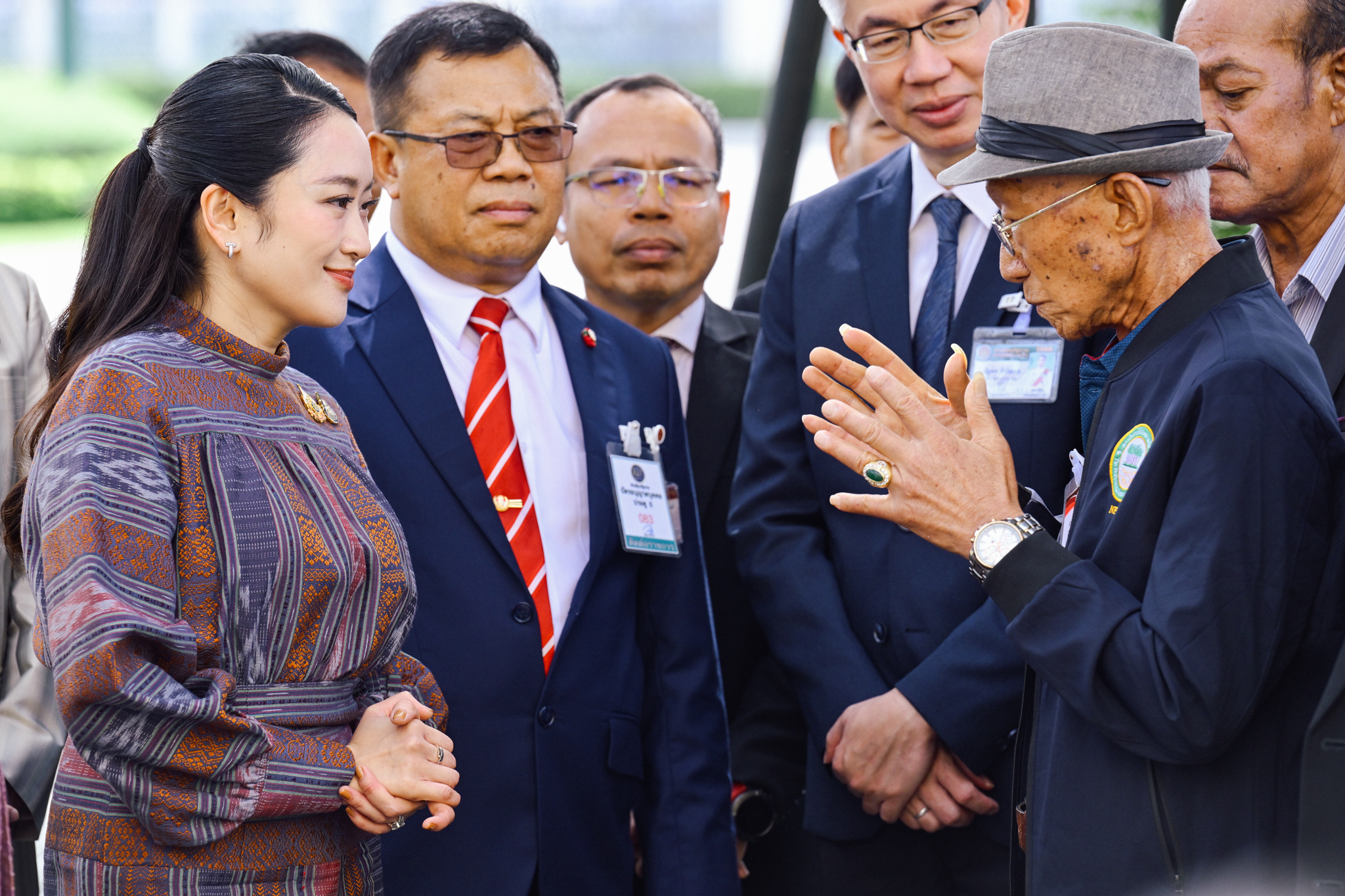  "สมาพันธ์ชาวไร่อ้อย" เข้าขอบคุณ "นายกฯอิ๊งค์"  จับตา ครม. ถกข้อพิพาท ไทย-กัมพูชา ปัดตอบปม "รทสช." 