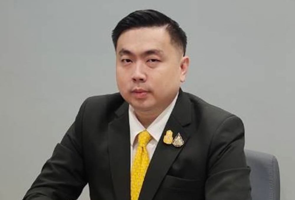 "สามารถ"ส่ง2เพลง"ลุงตู่เริ่ม ลุงป้อมขอทำต่อ ย้ำ"บิ๊กป้อม"พร้อมสานต่อเดินข้างคนไทย