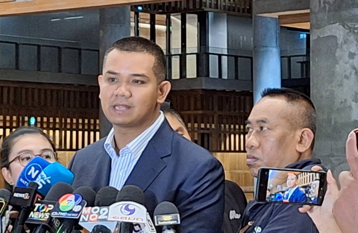 “ปชป.” ยันไม่รับร่างกม. กาสิโน แนะรบ.ทบทวนทำให้เศรษฐกิจโตเท่า มาเก๊าหรือไม่ 