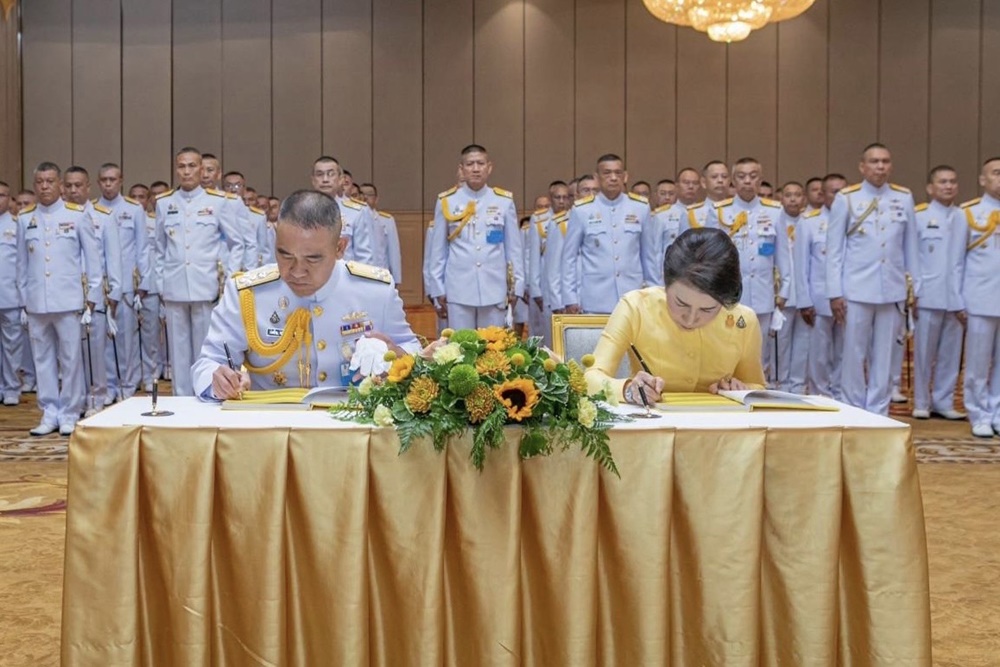 ผบ.ทร.ลงนามถวายพระพรชัยมงคล เนื่องในวันฉัตรมงคล ประจำปี 2566