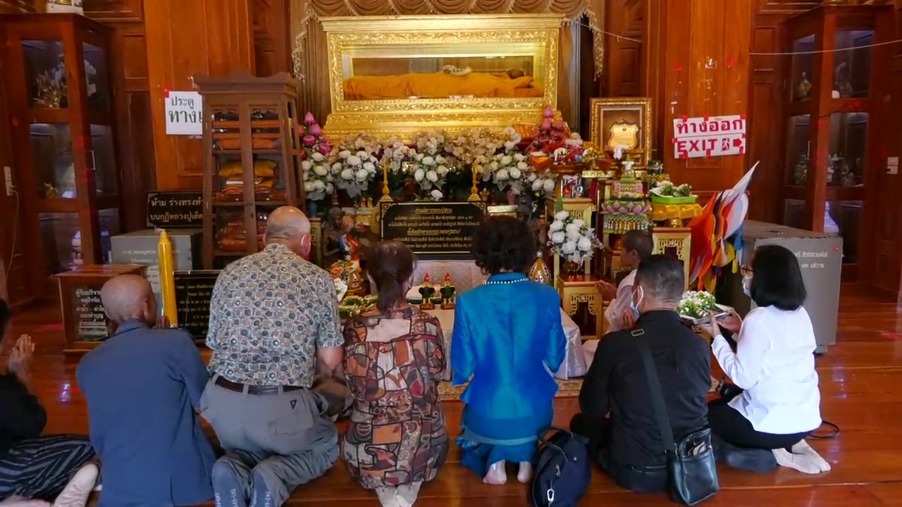 ดร.กัลยาณี ปธ.สภาอุตสาหกรรมท่องเที่ยวศรีสะเกษชวนไหว้พระวัดไพรพัฒนา ชมผาพญากูปรีชายแดนไทย-กัมพูชา        