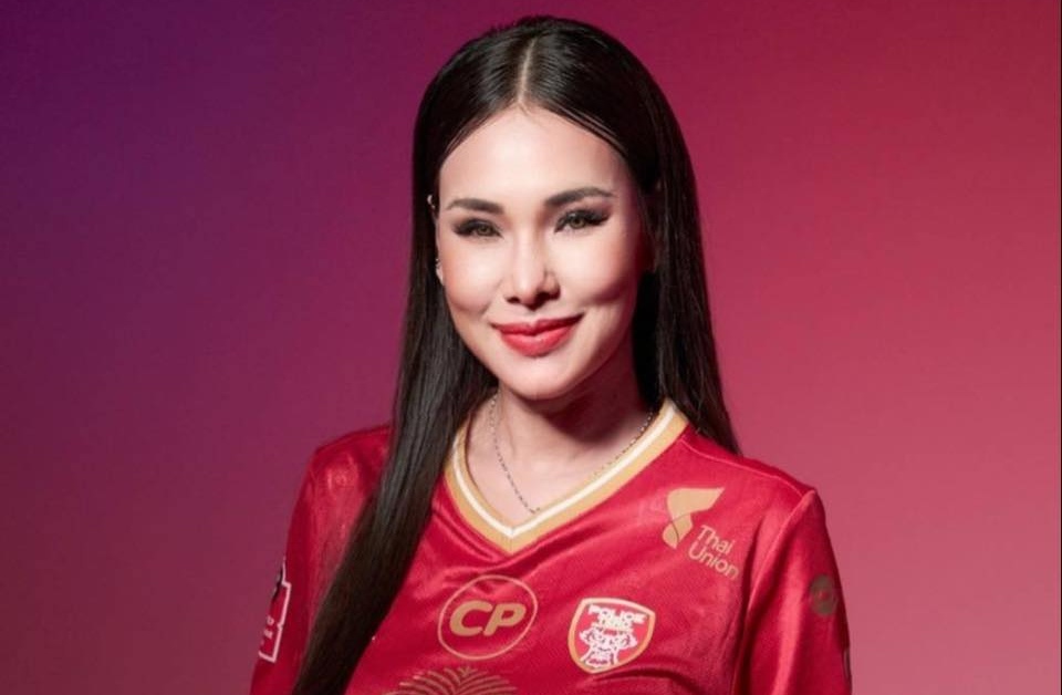 "มาดามอ้อ" ไม่ทน!  เปิดใจถูกโยงคลิปเสียงนักร้องหนุ่ม ย้ำช่วยทีมฟุตบอลด้วยใจ 