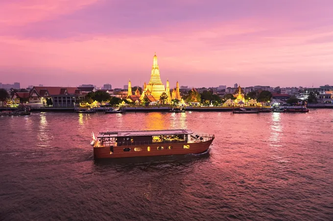 ล่องเรือหรูของ ลอย เพลา โวยาจส์กับทริปเส้นทางน้ำสู่กรุงเก่าอยุธยา