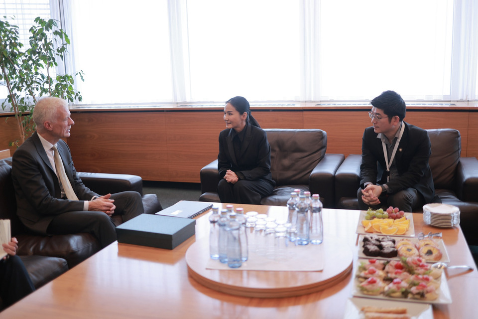 รมว.ศธ.นฤมล ร่วมหารือทวิภาคีกับผู้อำนวยการ OECD ฝ่ายการศึกษาและทักษะ