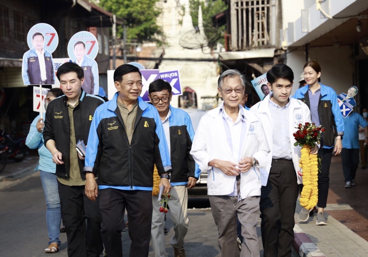 "ชวน" ลุยเมืองเพชรอ้อนเลือก "อลงกรณ์-กัมพล-อภิชาติ" ส่งเสริมนักการเมืองสุจริต ห่วงคอร์รัปชั่นระบาดหนัก