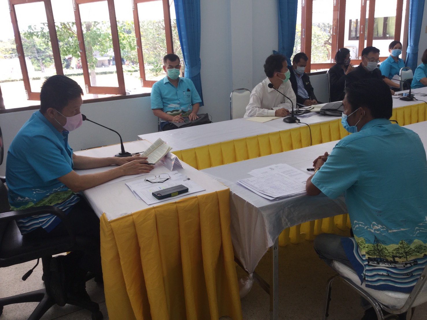 ผู้ว่าฯตราด ประชุมร่วมผู้ประกอบการเกาะช้างแจงปัญหาการปิดเกาะช้าง
