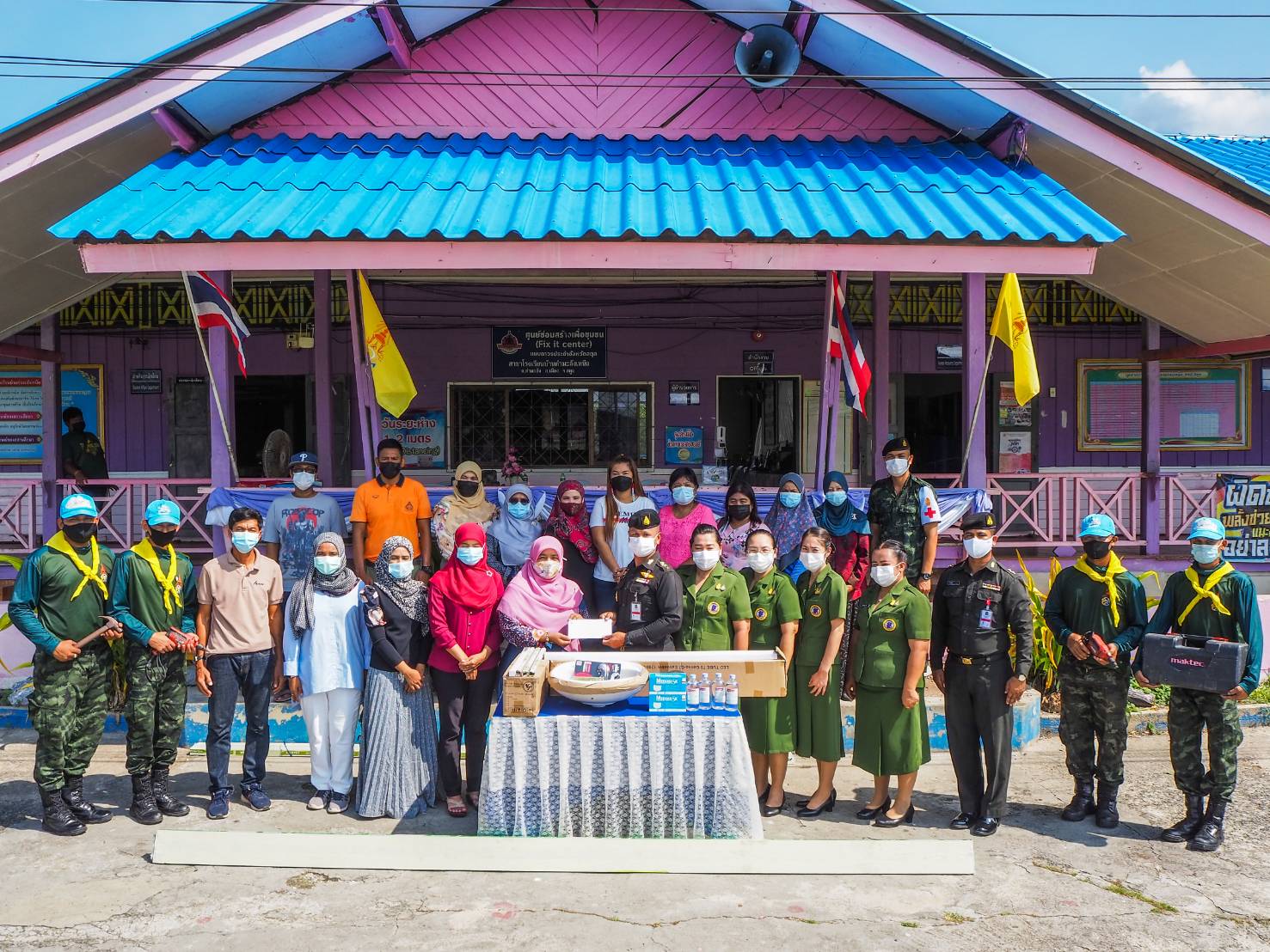 ร.5 พัน.2 เร่งปรับปรุงโรงเรียนบนเกาะชายแดน  ในโครงการ“โรงเรียน ชุมชนเบิกบาน อาหารปลอดภัย”