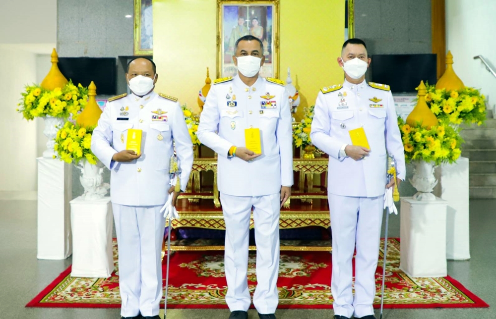 พ่อเมืองสุโขทัย จัดพิธีมอบปฏิทินหลวงพุทธศักราช 2565 พระราชทานสำหรับความสุขปีใหม่