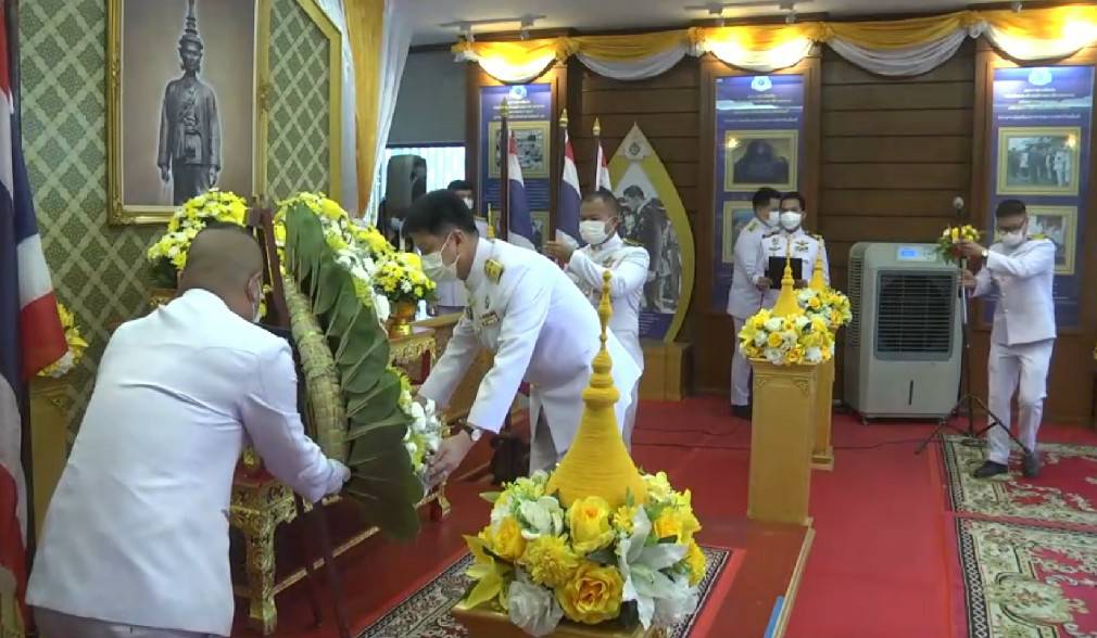  ผู้ว่าฯชลบุรีนำหัวหน้าส่วนราชการ วางพวงมาลาถวายสักการะเนื่องในวันคล้ายวันสวรรคตสมเด็จพระนารายณ์มหาราช