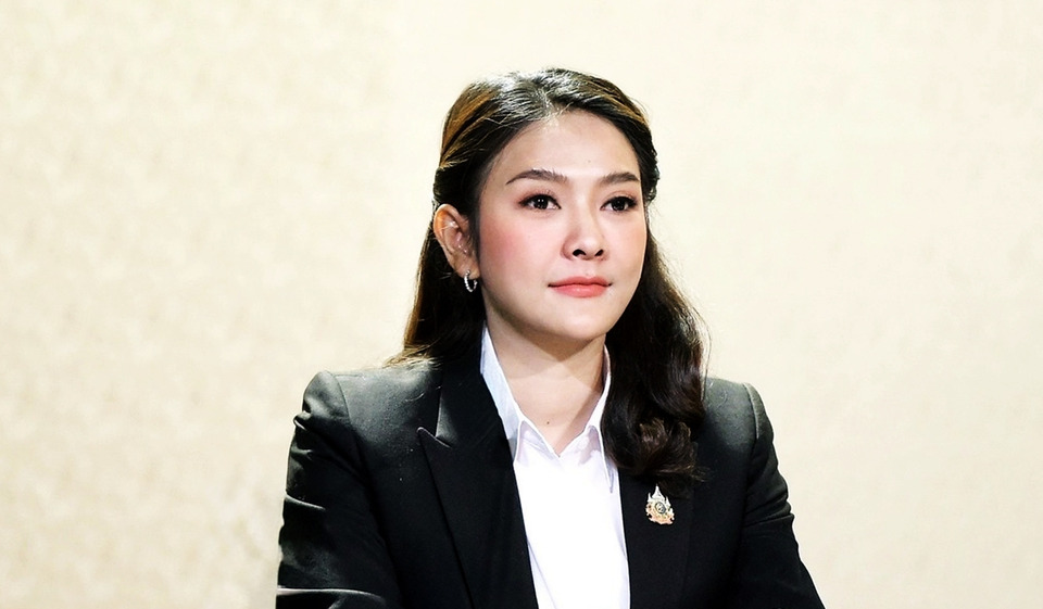 "อัยรินทร์" จี้รัฐทบทวนบัตรคนจน ชี้ "น้ำตาคนจน" มีค่ากว่าความผิดพลาดระบบ
