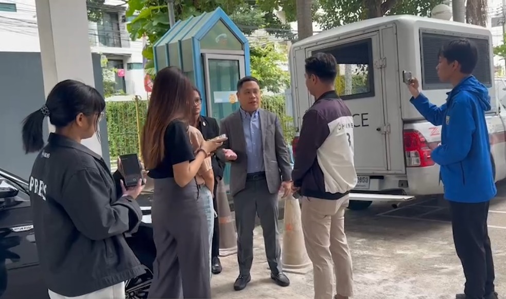 "เชน ธนา" ชิ่งหลบสื่อ หลังเลื่อนเข้ารับฟังข้อกล่าวหาครั้งที่2 ด้านผู้เสียหาย หวั่นส่งฟ้องไม่ทันระยะเวลาที่กำหนด