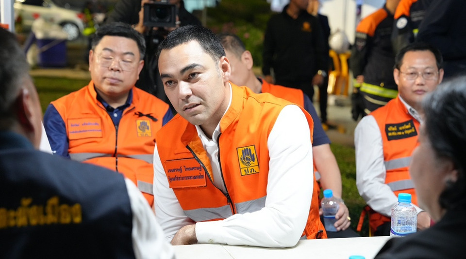 “เจเศรษฐ์” ลงพื้นที่วงเวียนใหญ่ทันทีหลังกลับถึงไทย ย้ำทุกหน่วยดูแลความปลอดภัยประชาชนสูงสุด