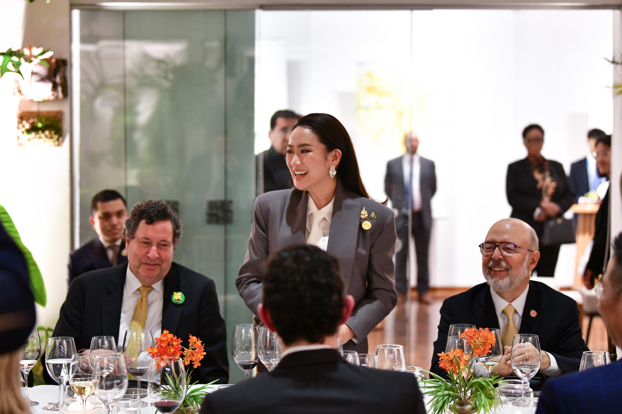 นายกฯ ร่วมงานเลี้ยงอาหารค่ำ APEC CEOs-Leaders Dinner ย้ำ ไทยพร้อมเสริมสร้างความร่วมมือรอบด้านระหว่างภูมิภาค 