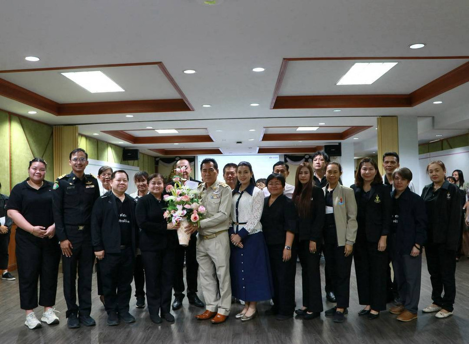 แสดงความยินดีกับ นวรัตน์ อยู่บำรุง สมาชิกสภา กทม.เขตหนองแขม 
